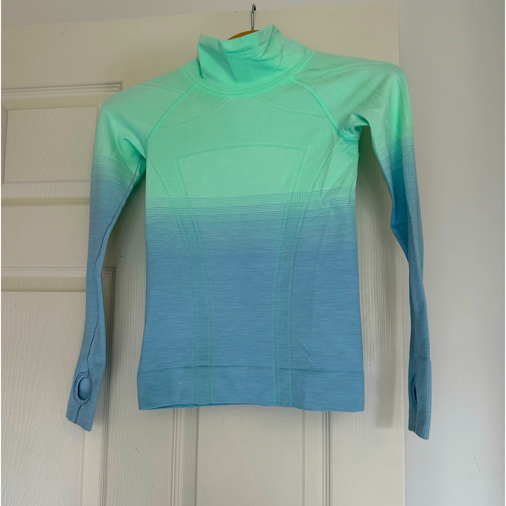 Ivivva Ombré Fly Tech Seamless turtleneck.